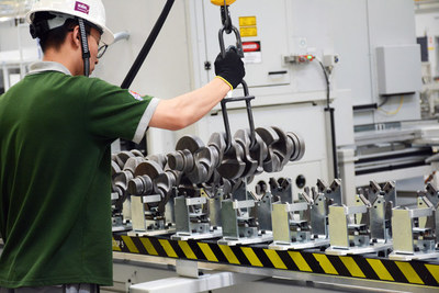 国产化新篇章 奇瑞捷豹路虎发动机工厂盛大开业，2.0T动力总成本地化装配启航